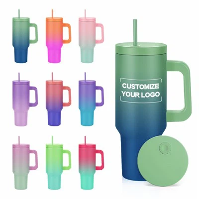 Roostevabast terasest reisikruusi mägilogoga